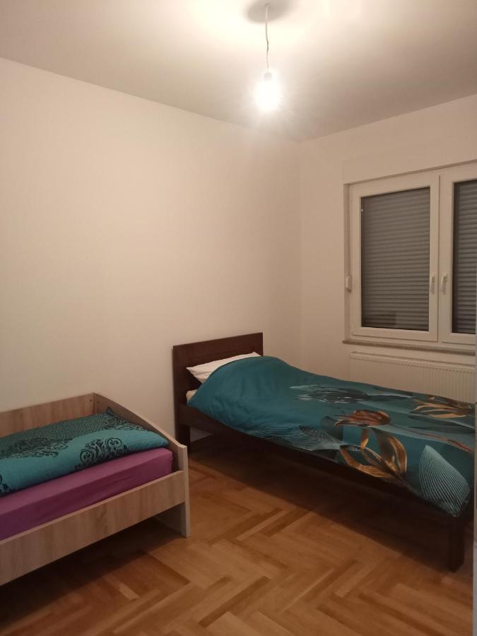Rooms Near The Airport ซาราเยโว ภายนอก รูปภาพ