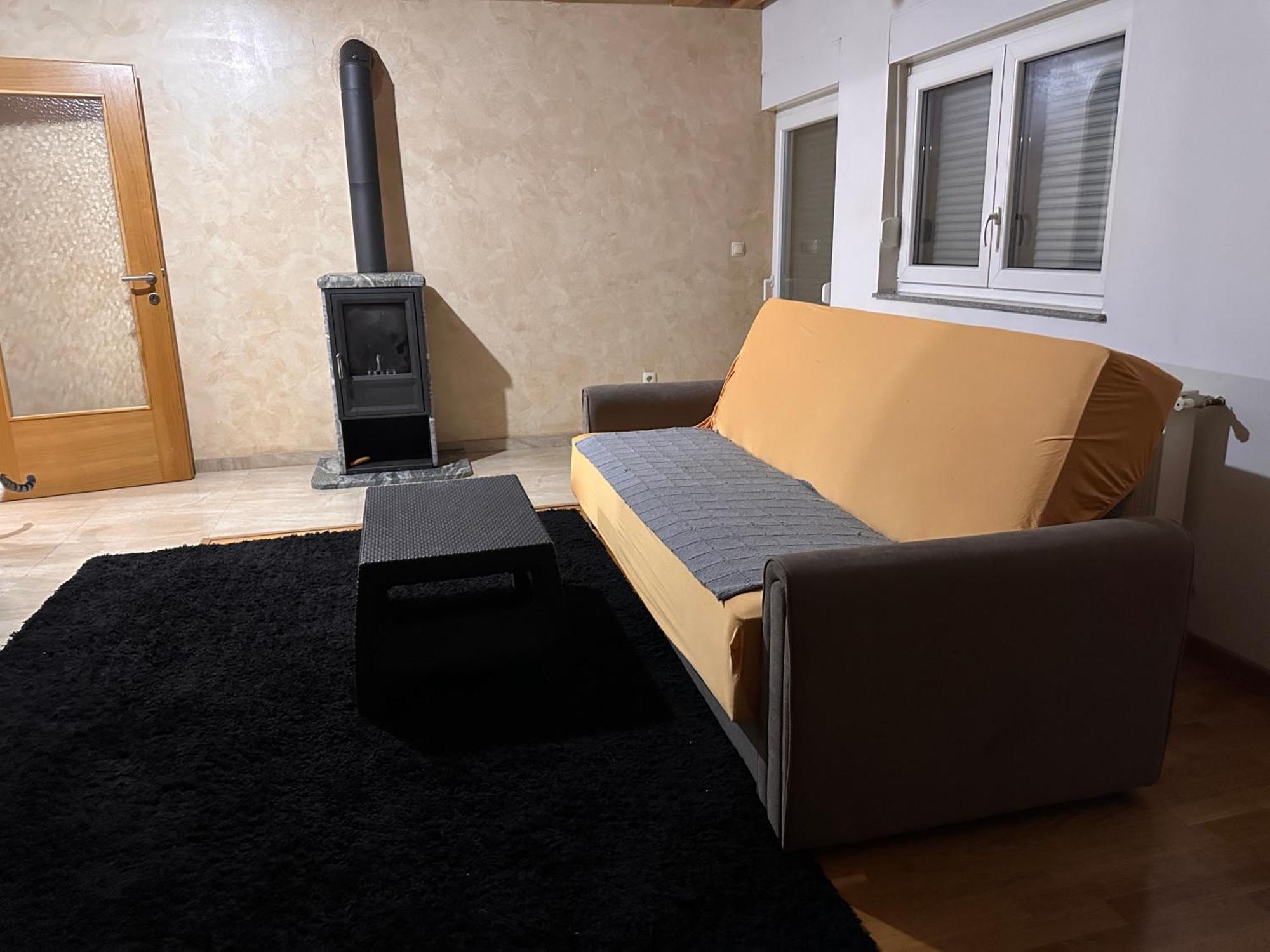 Rooms Near The Airport ซาราเยโว ภายนอก รูปภาพ