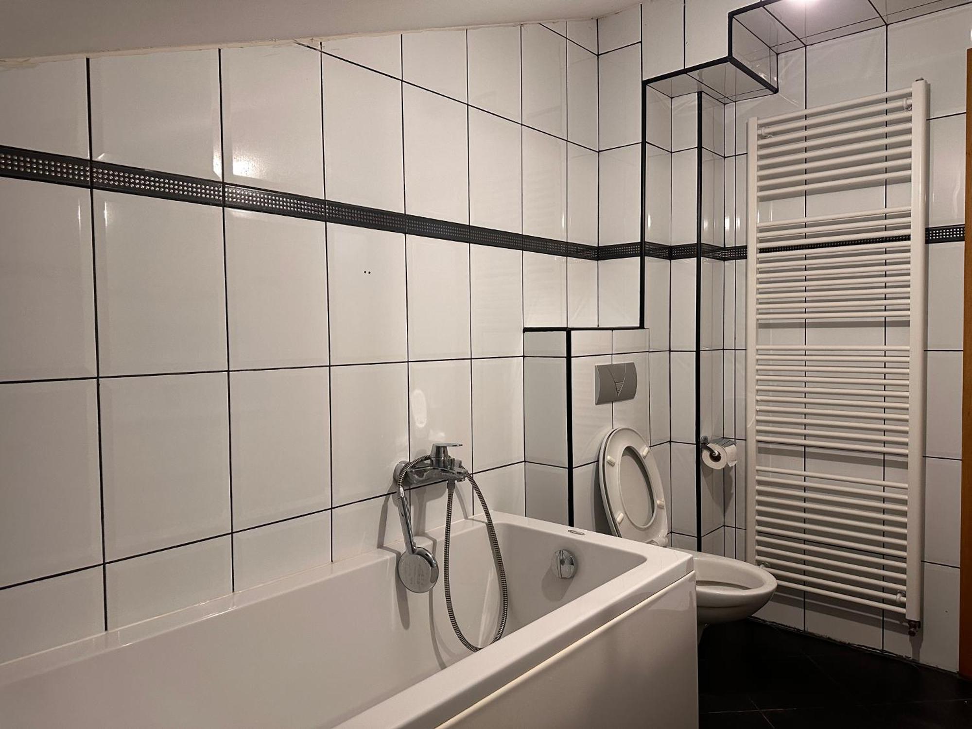 Rooms Near The Airport ซาราเยโว ภายนอก รูปภาพ
